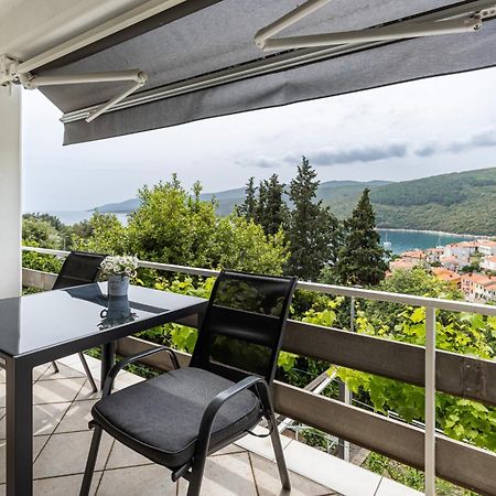 Apartments Sea View Рабац Экстерьер фото