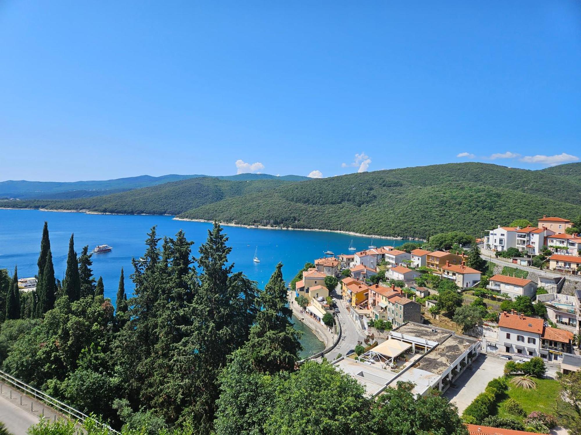 Apartments Sea View Рабац Экстерьер фото